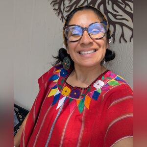 🤎5/$25🤎Red Embroidered Poncho Blouse